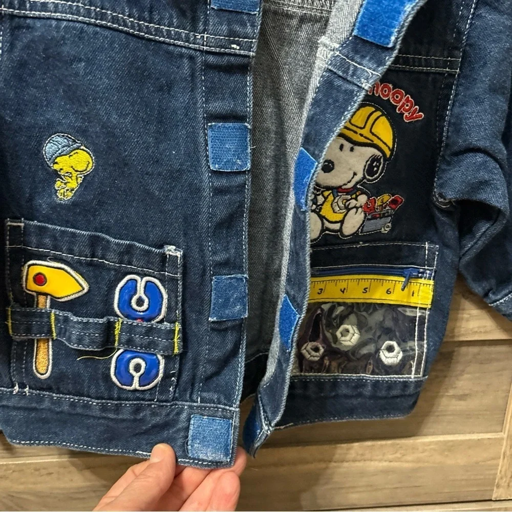 VINTAGE PRE OWNED PEANUTS BABY SNOOPY CONSTRUCTION DENIM JACKET 18 MONTHS